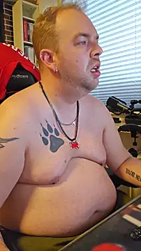 Snapshot of PupW0lfy chatting on 11/13/25, 10:25 PupW0lfy online show from 11/13/25, 10:25