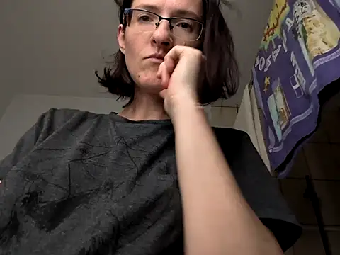 Snapshot of Milky_hairy_mommy chatting on 09/14/25, 06:51 Milky hairy mommy online show from 09/14/25, 06:51