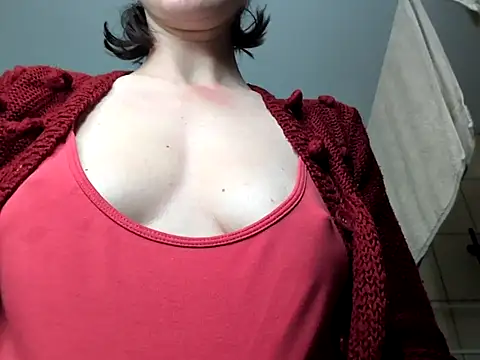 Snapshot of Milky_hairy_mommy chatting on 11/14/25, 09:35 Milky hairy mommy online show from 11/14/25, 09:35