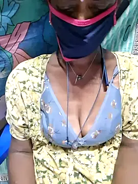 Snapshot of Tamil--Rani chatting on 10/13/25, 03:12 Tamil--Rani online show from 10/13/25, 03:12