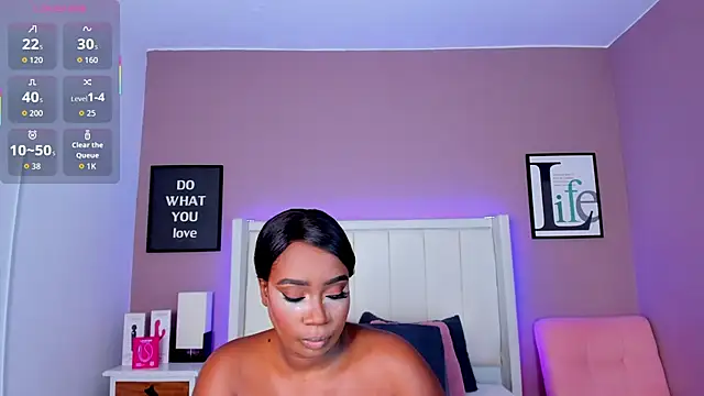 Britanymooree online show from 10/17/25, 07:49