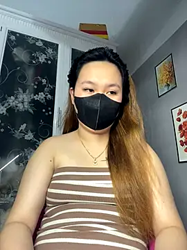 Snapshot of Odette68 chatting on 09/21/25, 09:33 Odette68 online show from 09/21/25, 09:33