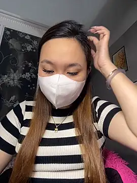 Snapshot of Odette68 chatting on 09/25/25, 12:14 Odette68 online show from 09/25/25, 12:14