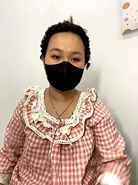 Snapshot of Odette68 chatting on 10/13/25, 05:18 Odette68 online show from 10/13/25, 05:18