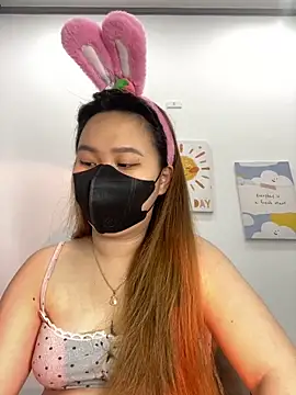 Snapshot of Odette68 chatting on 10/17/25, 06:38 Odette68 online show from 10/17/25, 06:38