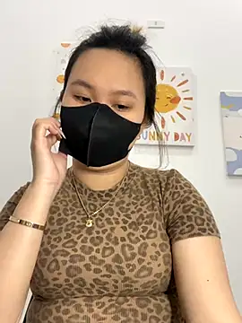 Snapshot of Odette68 chatting on 10/17/25, 11:51 Odette68 online show from 10/17/25, 11:51