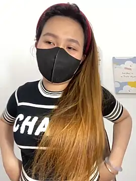 Snapshot of Odette68 chatting on 10/21/25, 10:05 Odette68 online show from 10/21/25, 10:05