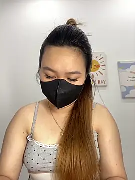 Snapshot of Odette68 chatting on 10/24/25, 01:13 Odette68 online show from 10/24/25, 01:13