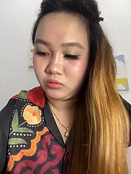 Snapshot of Odette68 chatting on 10/31/25, 08:26 Odette68 online show from 10/31/25, 08:26