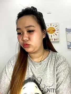 Snapshot of Odette68 chatting on 11/01/25, 02:24 Odette68 online show from 11/01/25, 02:24