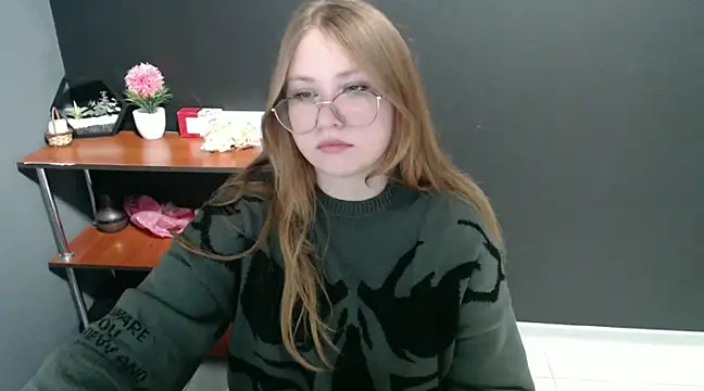 lady minx online show from 12/04/24, 09:18