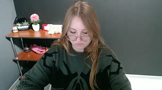 lady minx online show from 12/04/24, 12:25