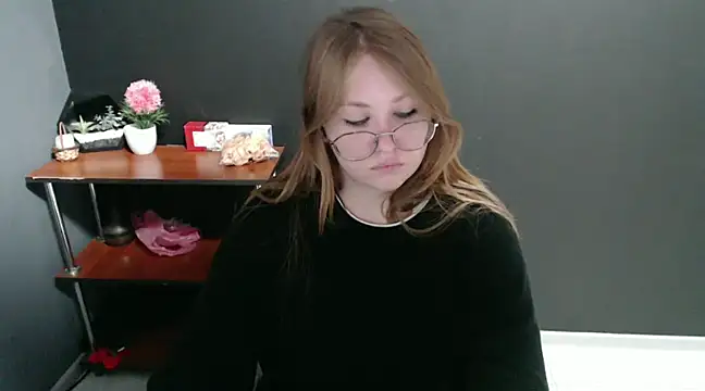 lady minx online show from 12/06/24, 11:11