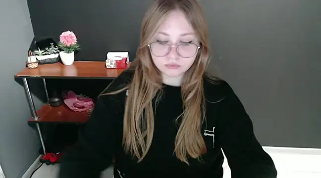 lady minx online show from 12/09/24, 07:50