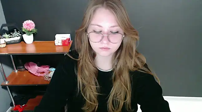 lady minx online show from 12/12/24, 07:30