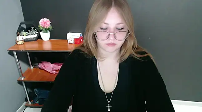 lady minx online show from 12/16/24, 07:26