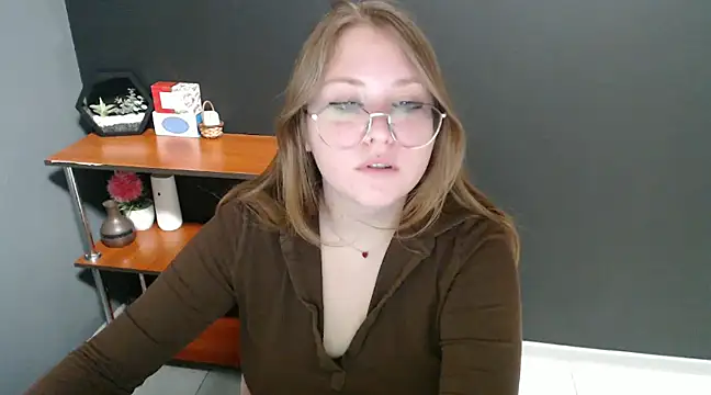 lady minx online show from 12/26/24, 10:26