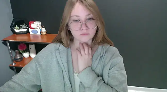 lady minx online show from 12/27/24, 10:45