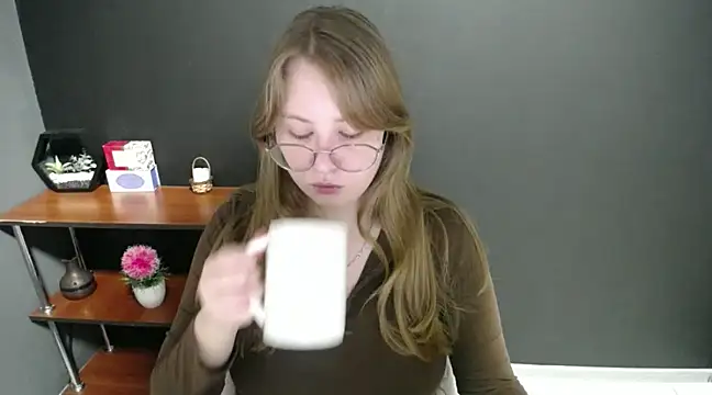 lady minx online show from 02/07/25, 10:29