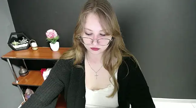 lady minx online show from 02/14/25, 07:28