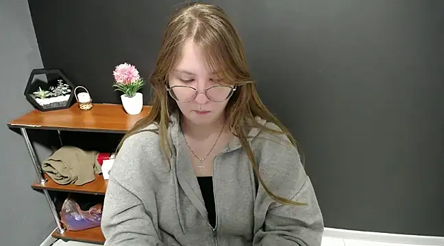 lady minx online show from 02/18/25, 10:49