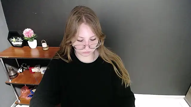 lady minx online show from 03/21/25, 10:28