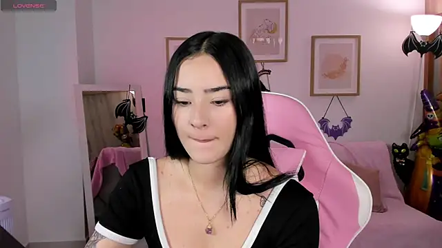 Veronica isaza   online show from 10/05/25, 12:47