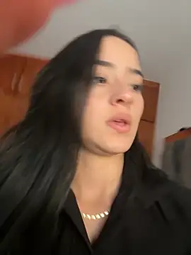 Veronica isaza   online show from 10/17/25, 07:16