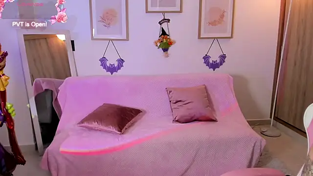 Veronica isaza   online show from 10/22/25, 01:11