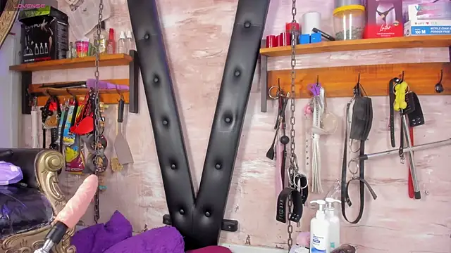 Madame pain  online show from 07/08/26, 12:42