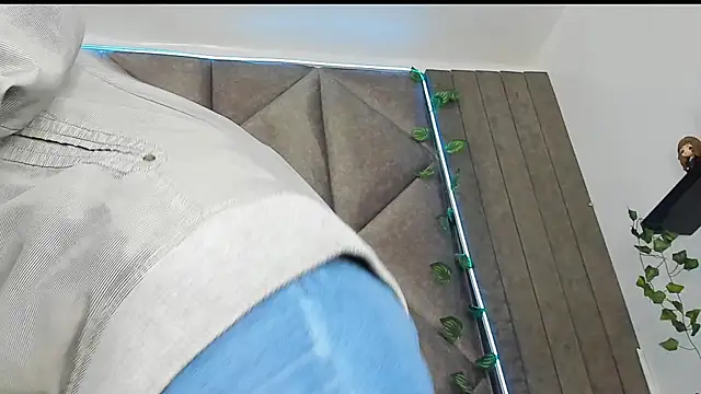 AbbyWathson online show from 11/08/25, 07:45