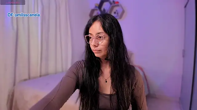 Aleja24Evans online show from 10/27/25, 12:04