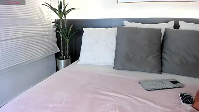 StacyRigel online show from 10/29/25, 11:56