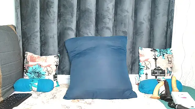 Snapshot of ThickAss90 chatting on 07/09/26, 01:42 ThickAss90 online show from 07/09/26, 01:42
