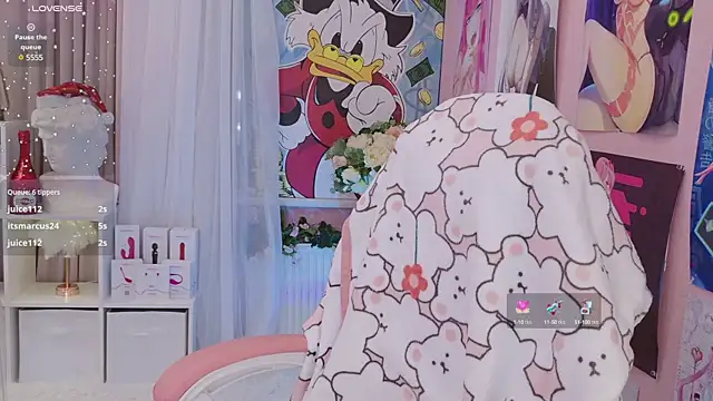Snapshot of Coconut_Mia chatting on 12/14/24, 12:22 Coconut Mia online show from 12/14/24, 12:22