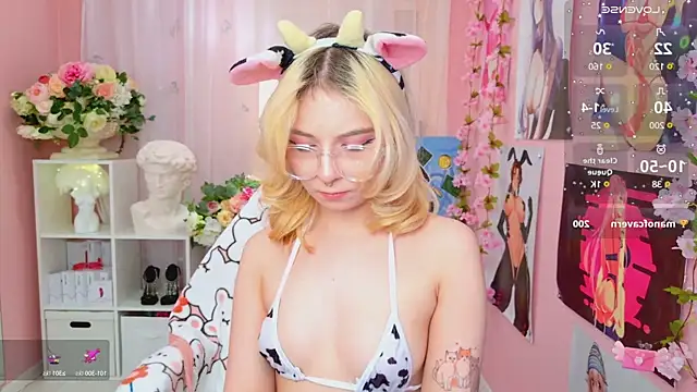 Snapshot of Coconut_Mia chatting on 01/15/25, 08:48 Coconut Mia online show from 01/15/25, 08:48