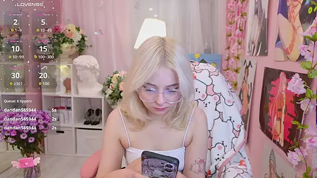 Snapshot of Coconut_Mia chatting on 02/06/25, 01:16 Coconut Mia online show from 02/06/25, 01:16