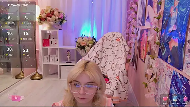 Snapshot of Coconut_Mia chatting on 09/23/25, 02:53 Coconut Mia online show from 09/23/25, 02:53