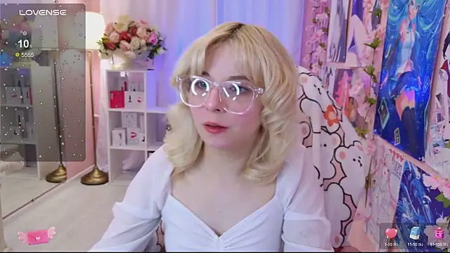 Snapshot of Coconut_Mia chatting on 09/26/25, 01:48 Coconut Mia online show from 09/26/25, 01:48