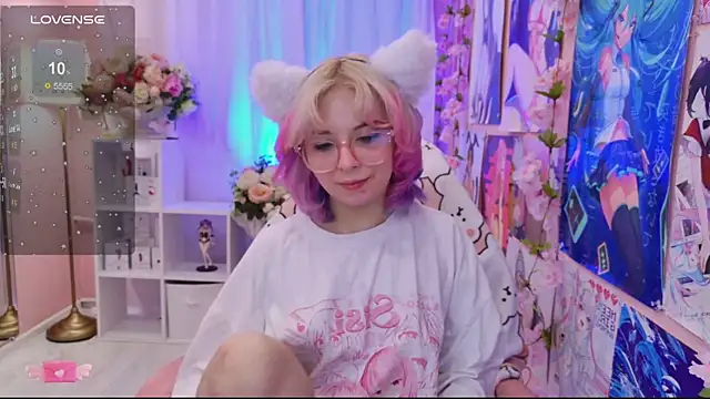 Snapshot of Coconut_Mia chatting on 10/03/25, 02:25 Coconut Mia online show from 10/03/25, 02:25