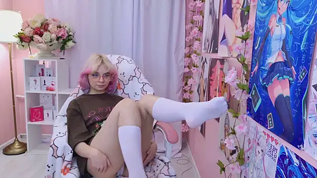 Snapshot of Coconut_Mia chatting on 10/09/25, 03:10 Coconut Mia online show from 10/09/25, 03:10