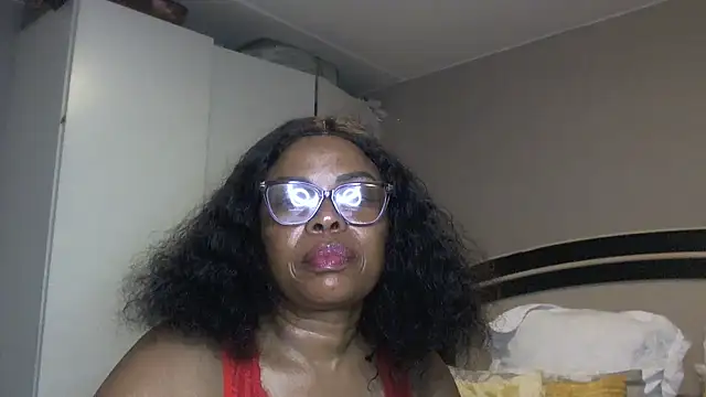 Nomthie online show from 09/19/25, 08:42