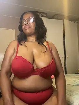 Nomthie online show from 11/29/25, 04:32