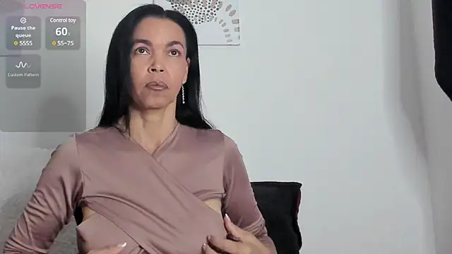 Evawalker  online show from 12/04/24, 01:03