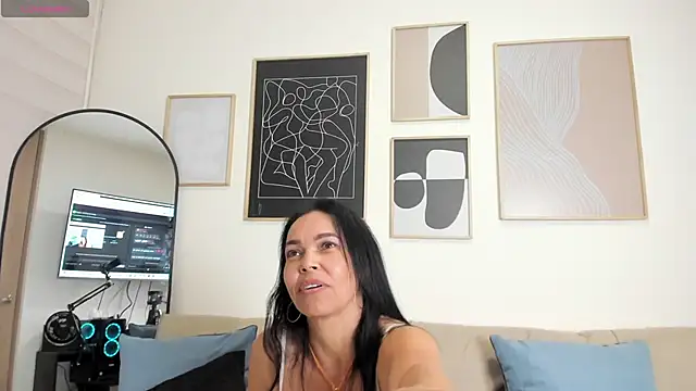 Evawalker  online show from 01/18/25, 04:04