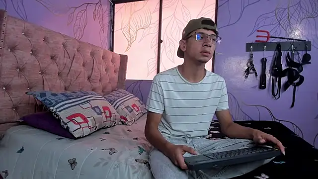 Theskinnyboys online show from 01/12/25, 01:48