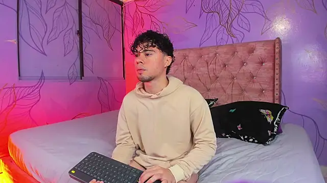 Theskinnyboys online show from 03/01/25, 07:41
