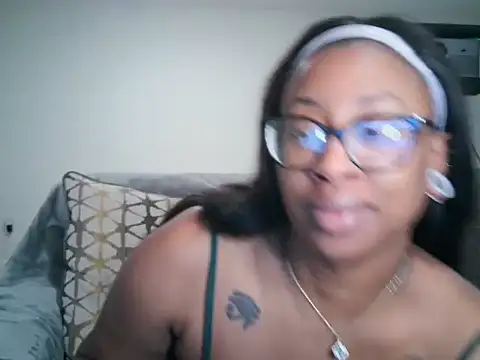 Nyxie Chaos online show from 06/17/26, 02:07