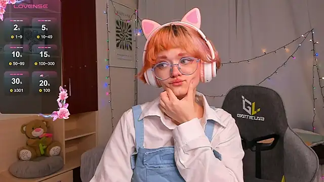 Snapshot of ohliva chatting on 12/12/24, 09:04 ohliva online show from 12/12/24, 09:04