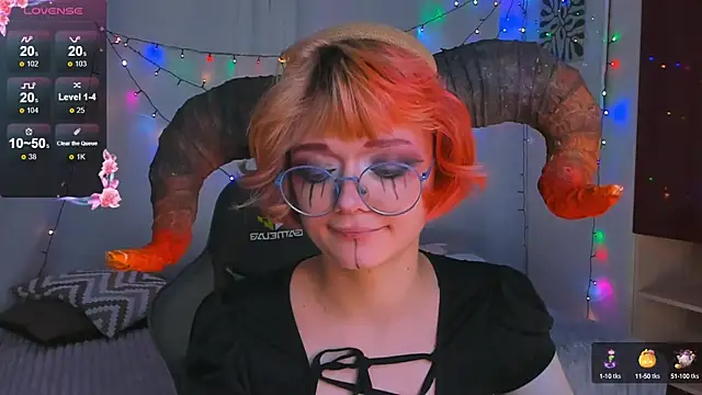 Snapshot of ohliva chatting on 12/21/24, 12:09 ohliva online show from 12/21/24, 12:09